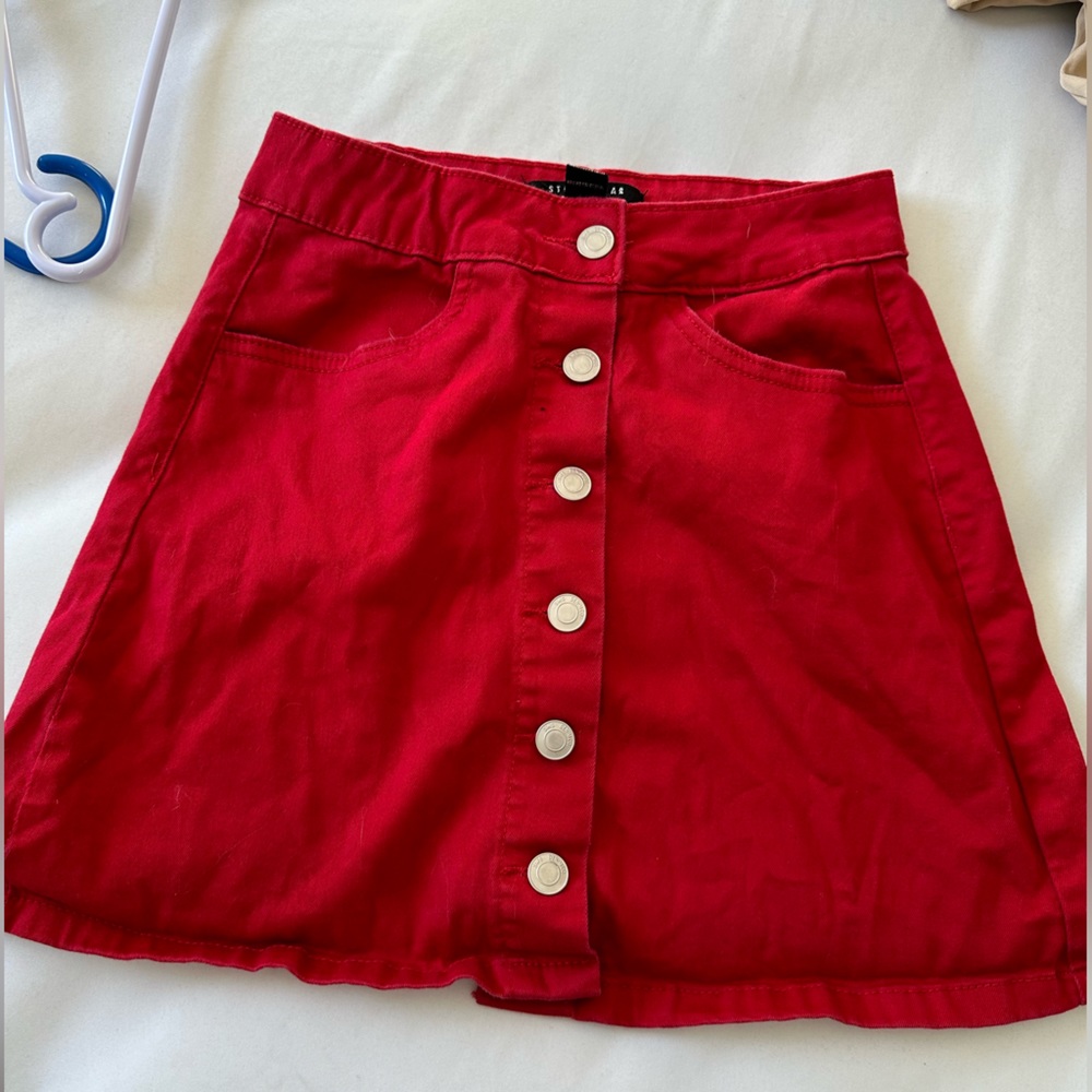 Cute red skirt with buttons